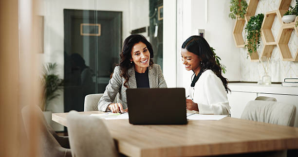 How Financial Updates Aggr8Finance Helps Investors Make Smarter Decisions